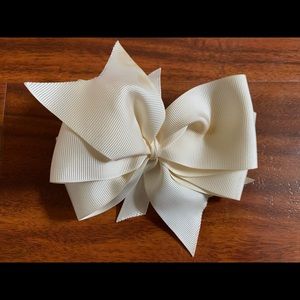 Girl’s Cream Hair Bow